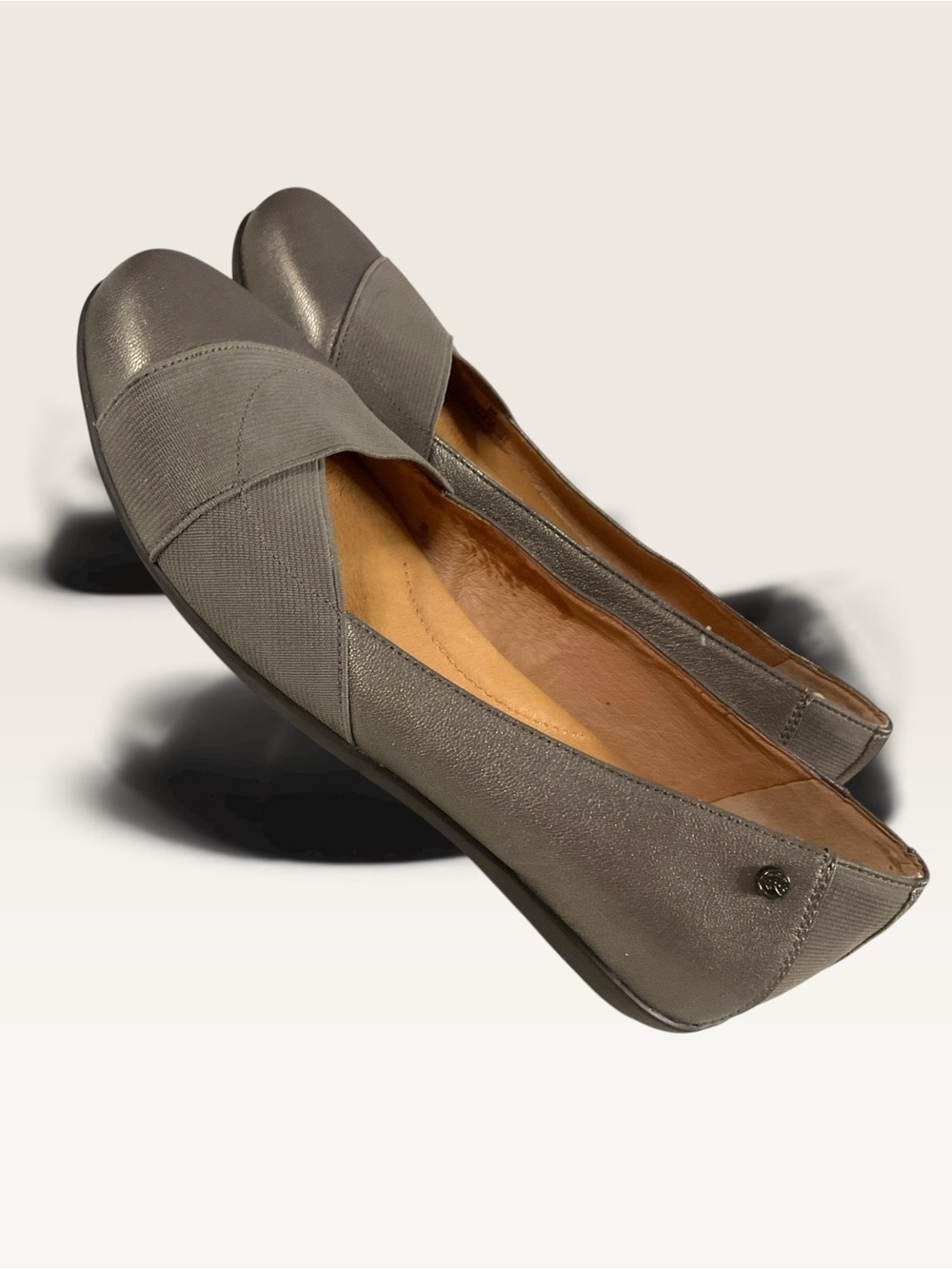 Nurture Gray Leather Classic Gray Women's Slip-On Flats Size 8M